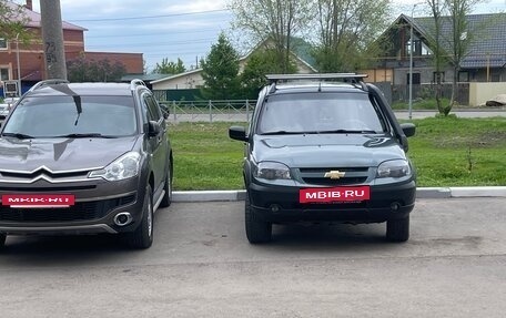 Chevrolet Niva I рестайлинг, 2019 год, 870 000 рублей, 2 фотография