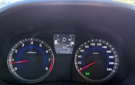 Hyundai Solaris II рестайлинг, 2016 год, 1 100 000 рублей, 8 фотография