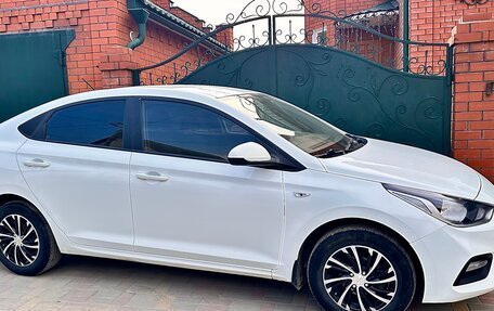 Hyundai Solaris II рестайлинг, 2019 год, 1 390 000 рублей, 1 фотография