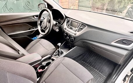 Hyundai Solaris II рестайлинг, 2019 год, 1 390 000 рублей, 6 фотография