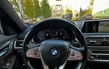 BMW 7 серия, 2017 год, 3 300 000 рублей, 17 фотография