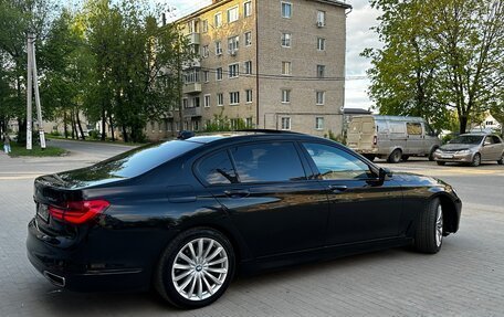 BMW 7 серия, 2017 год, 3 300 000 рублей, 19 фотография