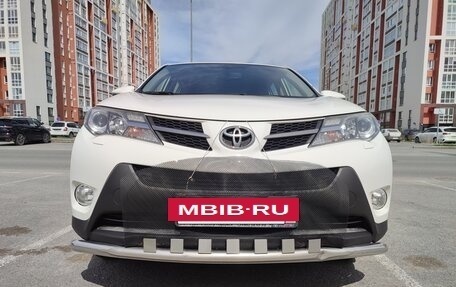 Toyota RAV4, 2013 год, 2 000 000 рублей, 3 фотография