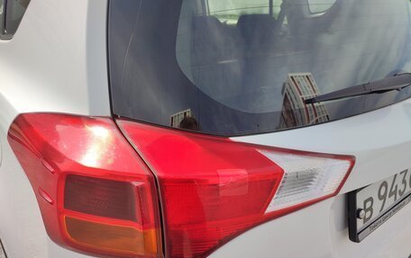 Toyota RAV4, 2013 год, 2 000 000 рублей, 18 фотография