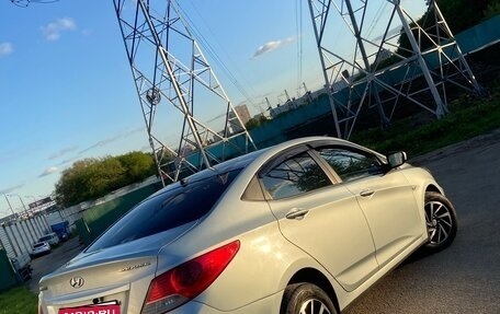 Hyundai Solaris II рестайлинг, 2011 год, 800 000 рублей, 5 фотография