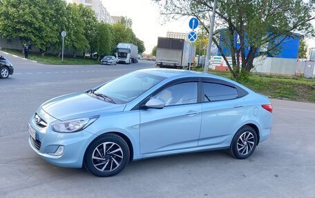 Hyundai Solaris II рестайлинг, 2011 год, 800 000 рублей, 10 фотография