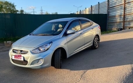 Hyundai Solaris II рестайлинг, 2011 год, 800 000 рублей, 7 фотография