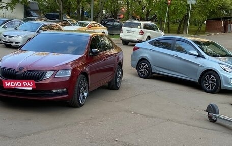 Hyundai Solaris II рестайлинг, 2011 год, 800 000 рублей, 15 фотография