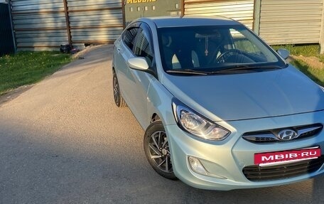 Hyundai Solaris II рестайлинг, 2011 год, 800 000 рублей, 8 фотография
