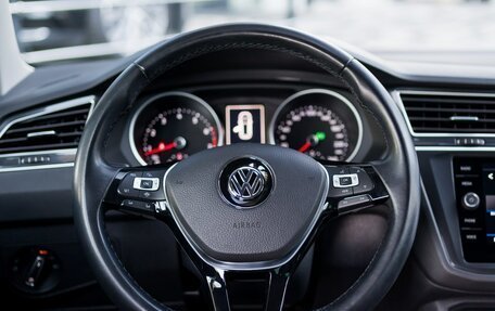 Volkswagen Tiguan II, 2019 год, 2 199 000 рублей, 11 фотография