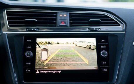 Volkswagen Tiguan II, 2019 год, 2 199 000 рублей, 13 фотография