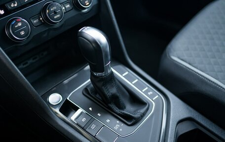 Volkswagen Tiguan II, 2019 год, 2 199 000 рублей, 16 фотография
