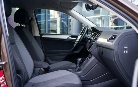 Volkswagen Tiguan II, 2019 год, 2 199 000 рублей, 23 фотография