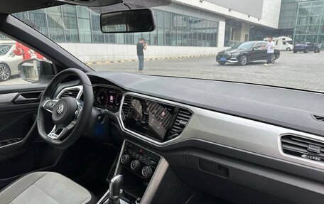 Volkswagen T-Roc I, 2021 год, 2 150 000 рублей, 14 фотография