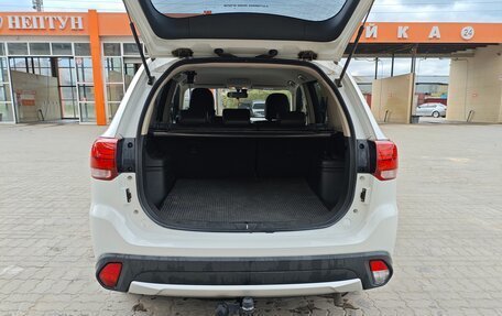 Mitsubishi Outlander III рестайлинг 3, 2016 год, 1 750 000 рублей, 4 фотография