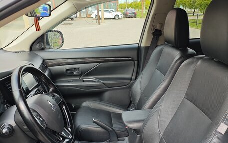 Mitsubishi Outlander III рестайлинг 3, 2016 год, 1 750 000 рублей, 7 фотография