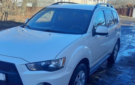 Mitsubishi Outlander III рестайлинг 3, 2011 год, 1 140 000 рублей, 1 фотография