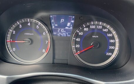 Hyundai Solaris II рестайлинг, 2014 год, 950 000 рублей, 1 фотография