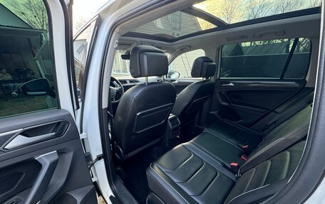 Volkswagen Tiguan II, 2018 год, 3 250 000 рублей, 14 фотография