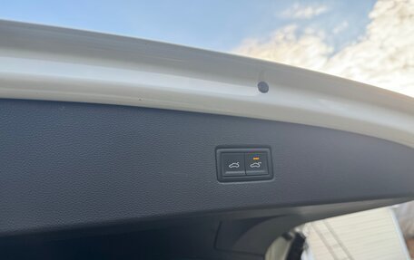 Volkswagen Tiguan II, 2018 год, 3 250 000 рублей, 19 фотография