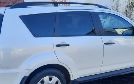 Mitsubishi Outlander III рестайлинг 3, 2011 год, 1 140 000 рублей, 8 фотография