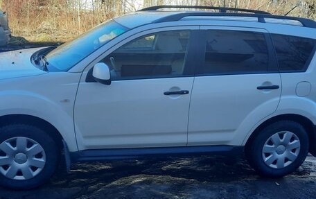 Mitsubishi Outlander III рестайлинг 3, 2011 год, 1 140 000 рублей, 5 фотография
