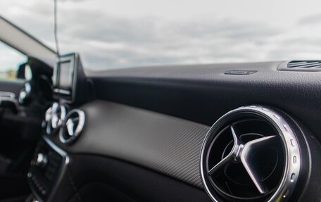 Mercedes-Benz GLA, 2015 год, 2 250 000 рублей, 13 фотография