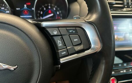 Jaguar F-Pace, 2017 год, 2 917 600 рублей, 15 фотография