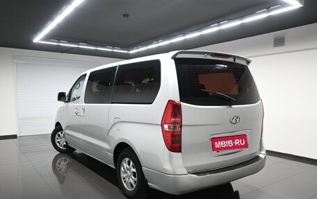 Hyundai Grand Starex Grand Starex I рестайлинг 2, 2009 год, 895 000 рублей, 8 фотография