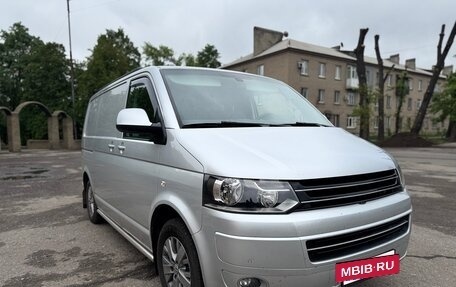 Volkswagen Transporter T5 рестайлинг, 2015 год, 1 700 000 рублей, 3 фотография