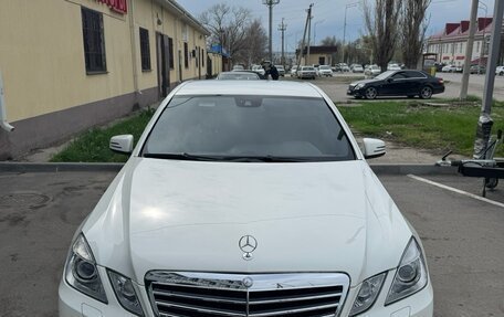 Mercedes-Benz E-Класс, 2011 год, 1 600 000 рублей, 2 фотография