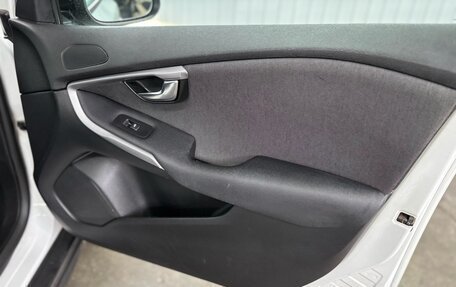 Volvo V40 II рестайлинг, 2013 год, 1 267 000 рублей, 25 фотография