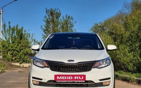 KIA Rio III рестайлинг, 2015 год, 1 100 000 рублей, 3 фотография