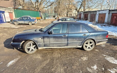 Mercedes-Benz E-Класс, 1997 год, 420 000 рублей, 5 фотография