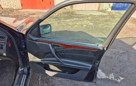 Mercedes-Benz E-Класс, 1997 год, 420 000 рублей, 4 фотография