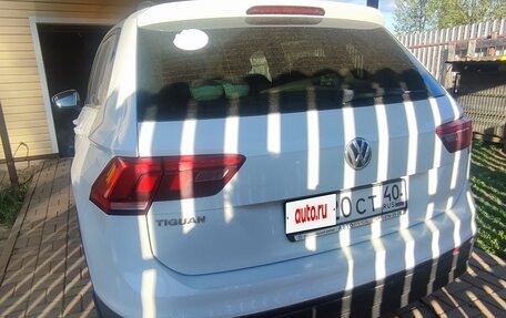 Volkswagen Tiguan II, 2020 год, 2 500 000 рублей, 2 фотография