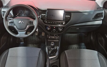 Hyundai Solaris II рестайлинг, 2021 год, 1 335 000 рублей, 9 фотография