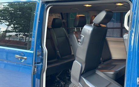 Volkswagen Caravelle T6 рестайлинг, 2018 год, 3 300 000 рублей, 9 фотография
