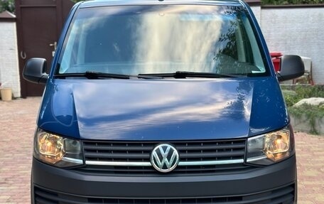 Volkswagen Caravelle T6 рестайлинг, 2018 год, 3 300 000 рублей, 6 фотография