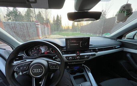 Audi A4, 2019 год, 2 850 000 рублей, 6 фотография