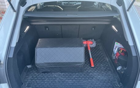 Audi A4, 2019 год, 2 850 000 рублей, 7 фотография
