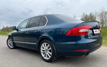 Skoda Superb III рестайлинг, 2013 год, 1 400 000 рублей, 13 фотография