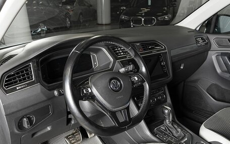 Volkswagen Tiguan II, 2019 год, 2 450 000 рублей, 3 фотография