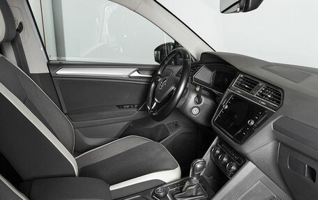 Volkswagen Tiguan II, 2019 год, 2 450 000 рублей, 4 фотография