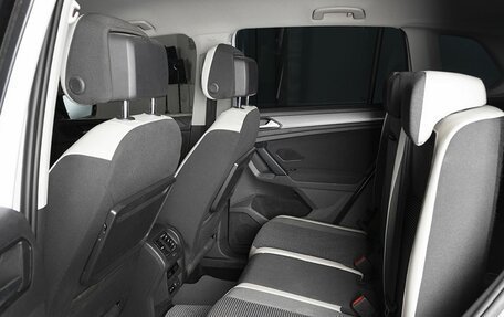 Volkswagen Tiguan II, 2019 год, 2 450 000 рублей, 12 фотография