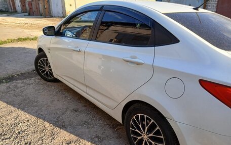 Hyundai Solaris II рестайлинг, 2013 год, 1 075 000 рублей, 4 фотография