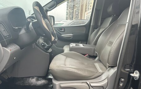 Hyundai Grand Starex Grand Starex I рестайлинг 2, 2010 год, 1 150 000 рублей, 20 фотография
