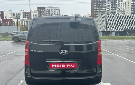 Hyundai Grand Starex Grand Starex I рестайлинг 2, 2010 год, 1 150 000 рублей, 16 фотография