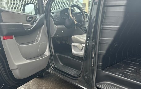 Hyundai Grand Starex Grand Starex I рестайлинг 2, 2010 год, 1 150 000 рублей, 23 фотография