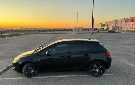 Opel Astra J, 2010 год, 850 000 рублей, 3 фотография